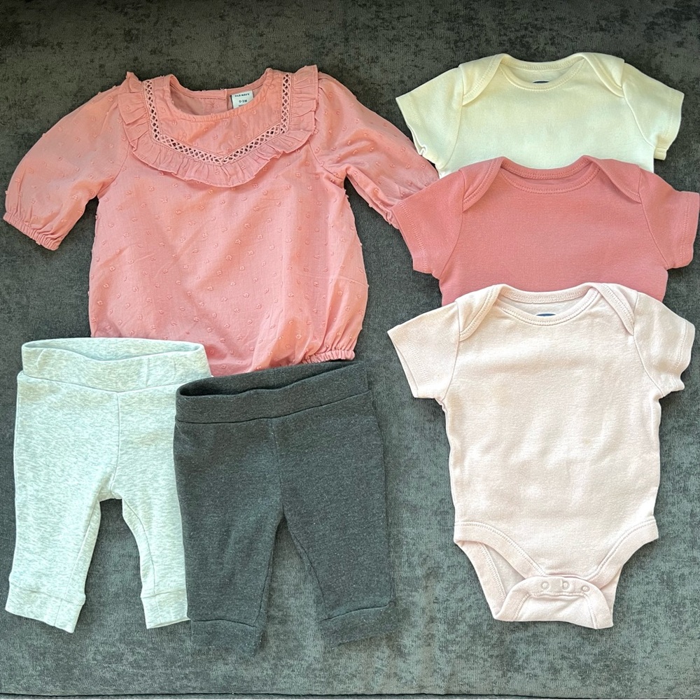 Old Navy Baby Clothing Bundle Size 0-3 Months